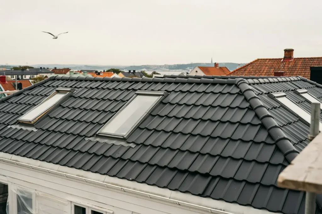 nya takf nster monterade i vindsv ning i biskopsg rden hisingen